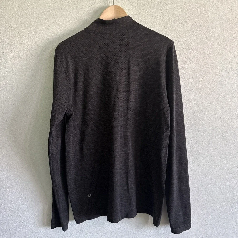 Lululemon Metal Vent Tech Medium Heather  Black 1/4 zip pullover Activewear